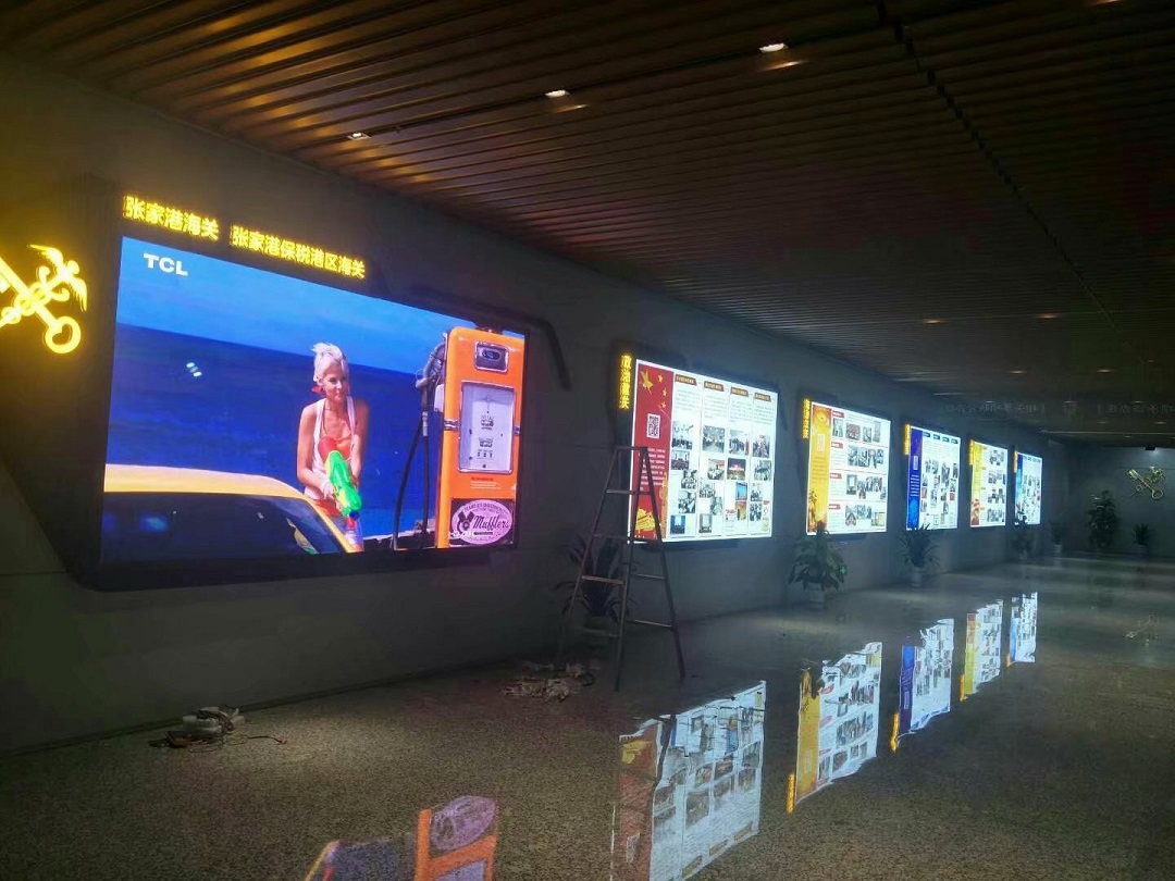 張家港海關(guān)新辦公樓6塊P2.5顯示屏完美點亮！