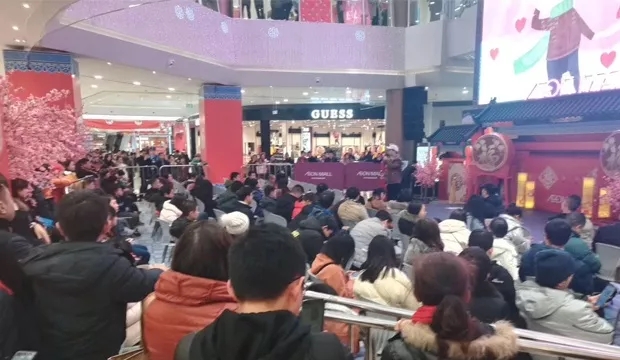 這面3層樓高的壹品玉屏，帶火這座16萬(wàn)㎡購(gòu)物中心的線下?tīng)I(yíng)銷 4.webp.jpg