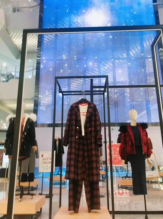 這面3層樓高的壹品玉屏，帶火這座16萬(wàn)㎡購(gòu)物中心的線下?tīng)I(yíng)銷 7.webp.jpg