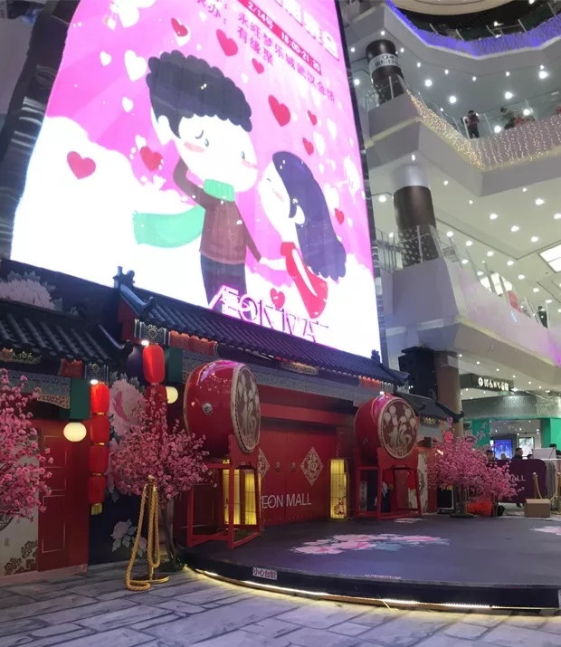 這面3層樓高的壹品玉屏，帶火這座16萬(wàn)㎡購(gòu)物中心的線下?tīng)I(yíng)銷 3.webp.jpg