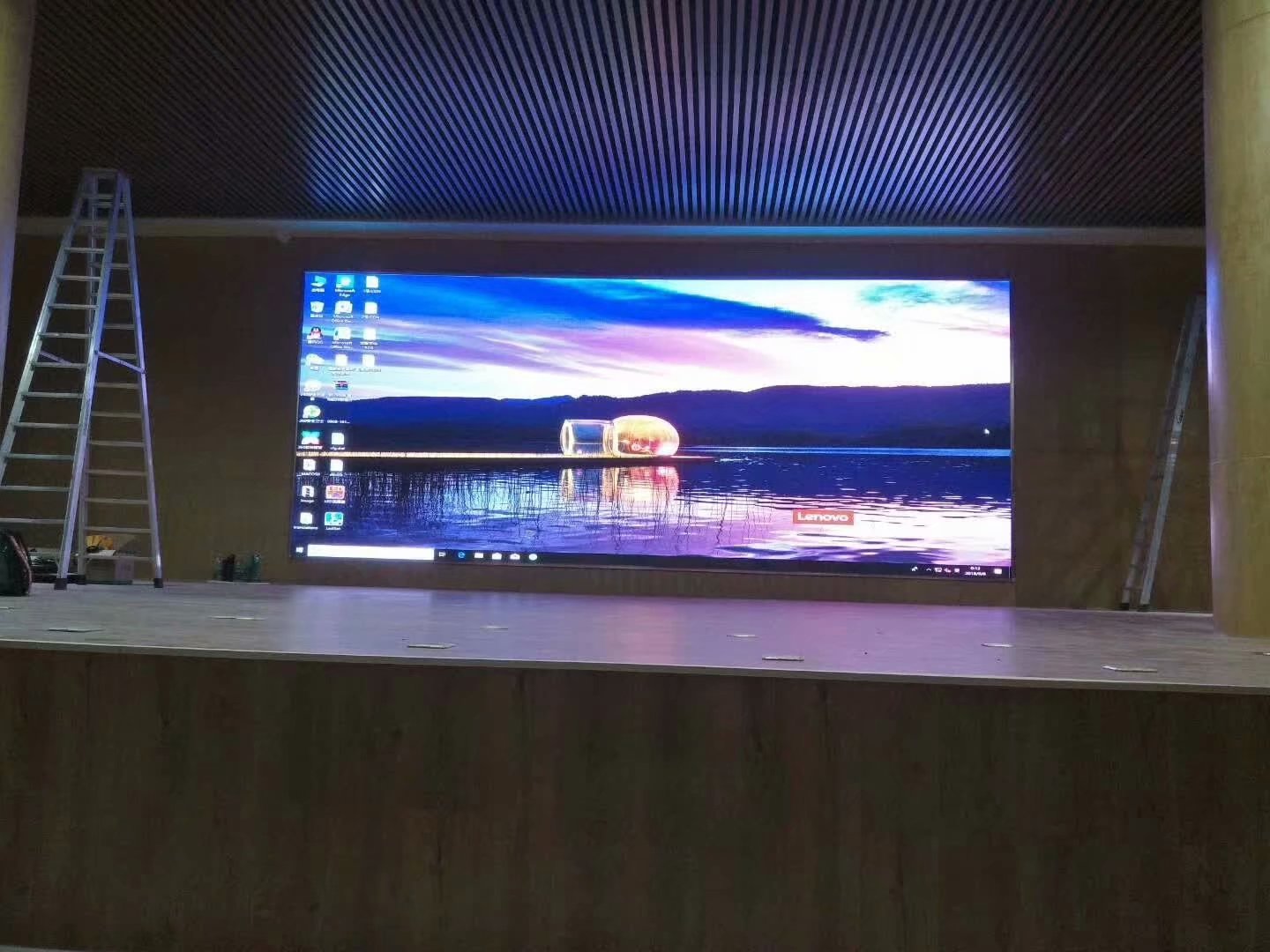 室內(nèi)<a href=http://www.4000520856.com target=_blank class=infotextkey>led屏</a>